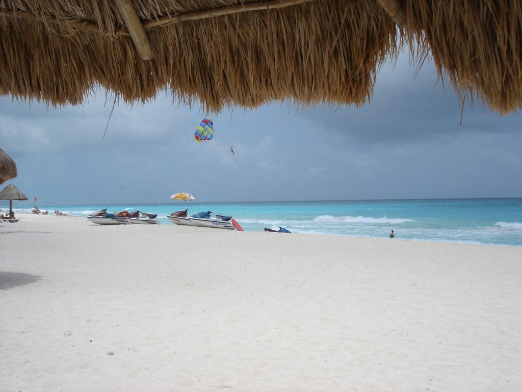 Cancun Beach Aparthotel Brisas Oda fotoğraf